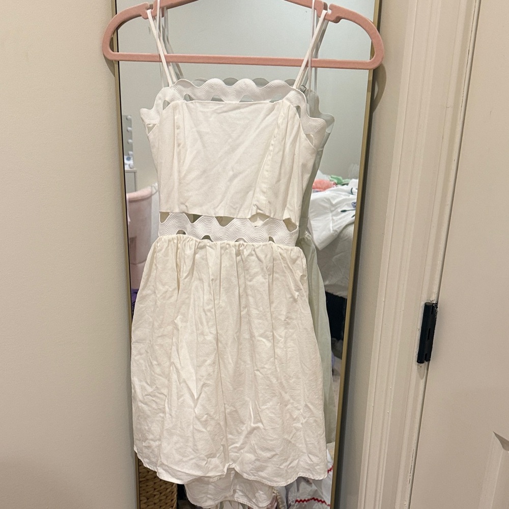 Elegant White Scalloped Mini Dress